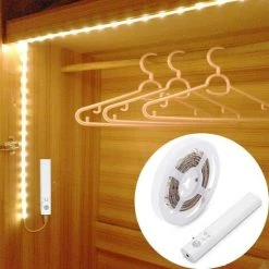 DEVENIRRICHE Lampe De Placard,60LED 2M Veilleuse Bande Lumineuse Ruban,Lampe De Capteur De Mouvement Pour Placard/armoire/placard Escalier/couloir/armoire,Alimentée Par Batterie