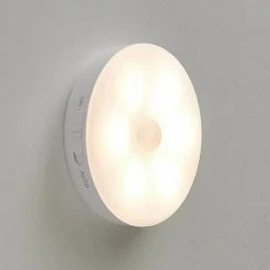 ECHOO Placard Avec Détecteur De Mouvement,veilleuses Murales USB Rechargeable LED Light Capteur Intelligent,éclairage à Piles Pour Armoire,chambre à Coucher,placard,couloir,etc.(lumière Chaude 1 Pièce)